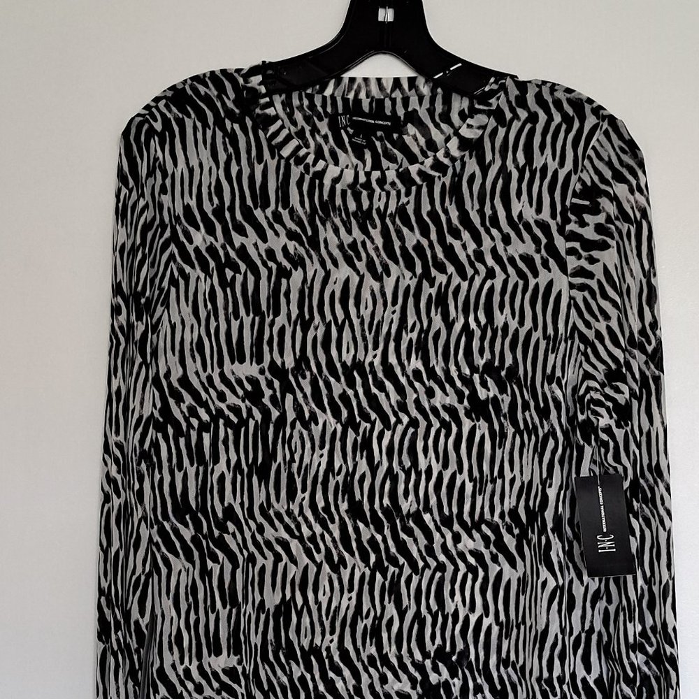 INC mesh fixture top with long sleeves